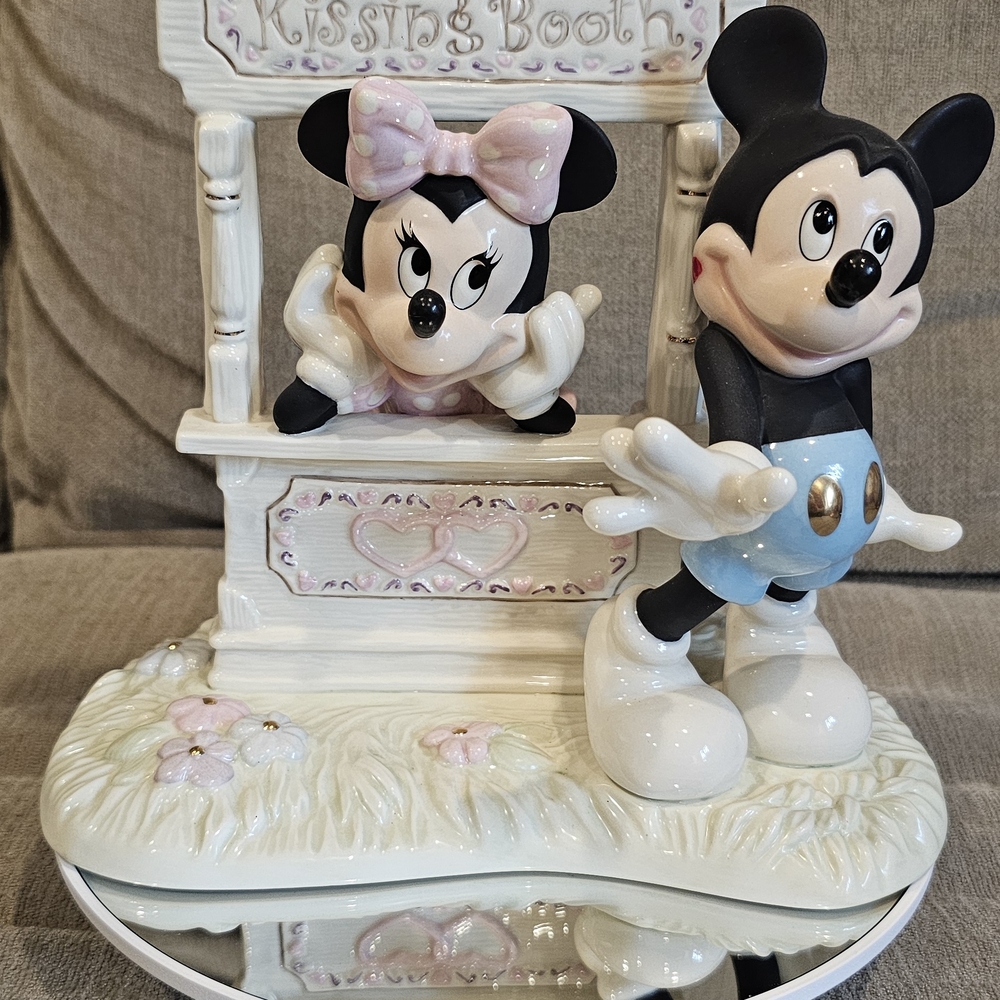 Disney Mickey and Minnie Kissing Booth Figurine - Black, Blue, Pink